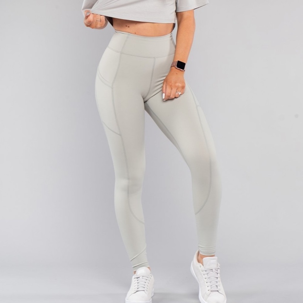 Paragon Sakura Legging in Black